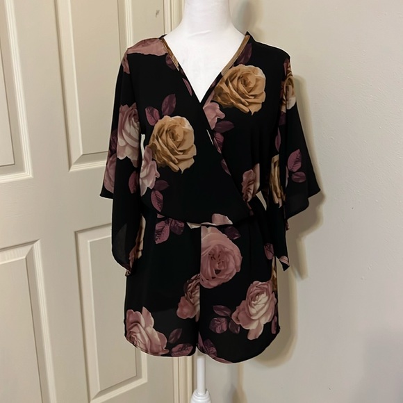 Juniors romper with shorts. - Picture 1 of 6